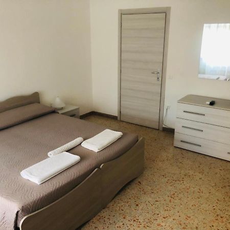 B&B Dell'Amicizia Fano Bagian luar foto