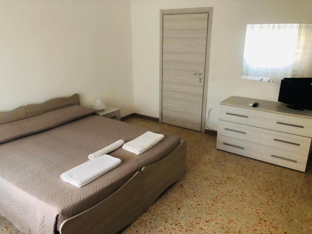 B&B Dell'Amicizia Fano Bagian luar foto