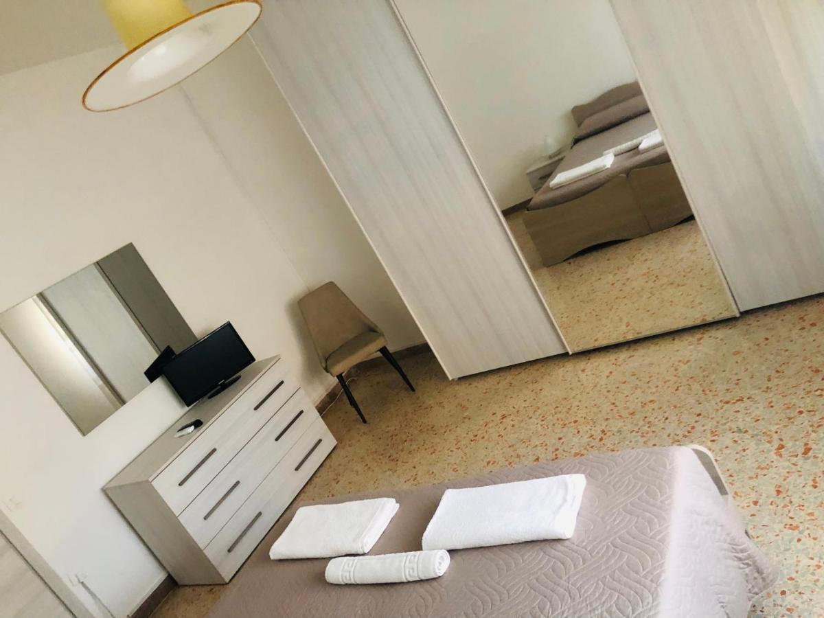 B&B Dell'Amicizia Fano Bagian luar foto